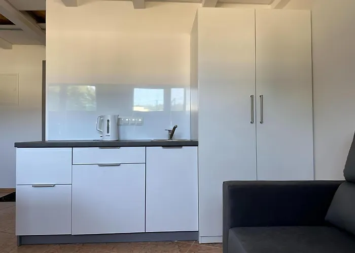 A Cozy House Near The Sea, Łazy